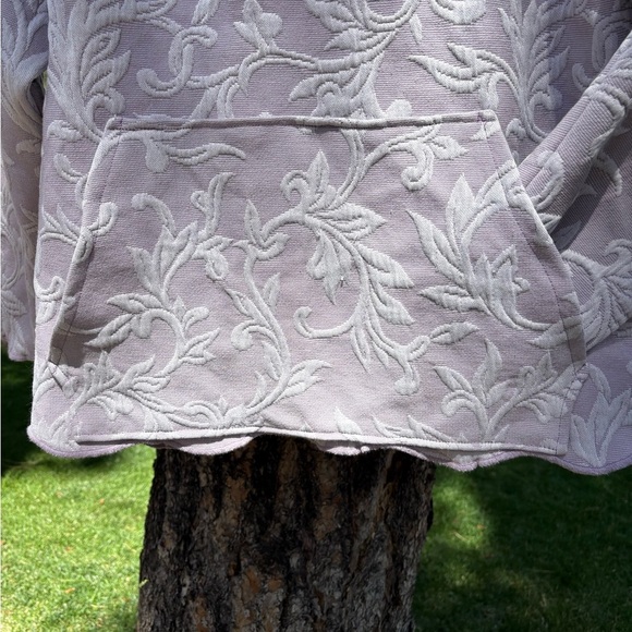 XL Lavender Floral Patterned Hoodie - Picture 5 of 7